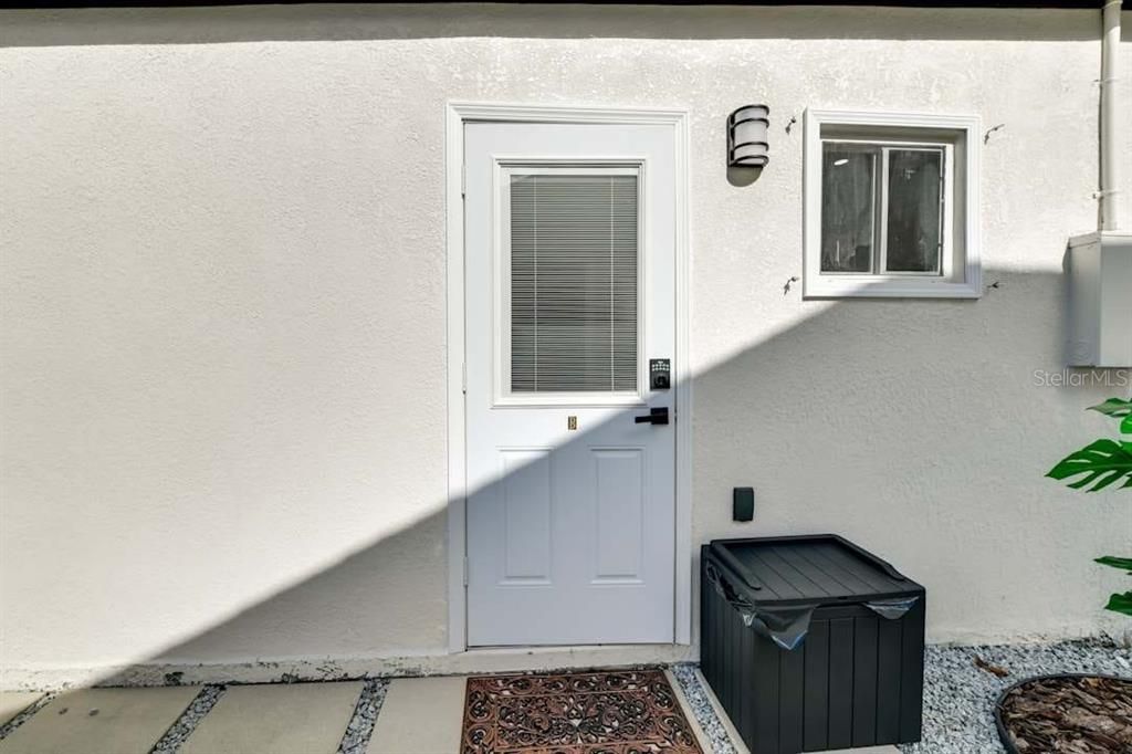 For Sale: $780,000 (5 beds, 4 baths, 1998 Square Feet)