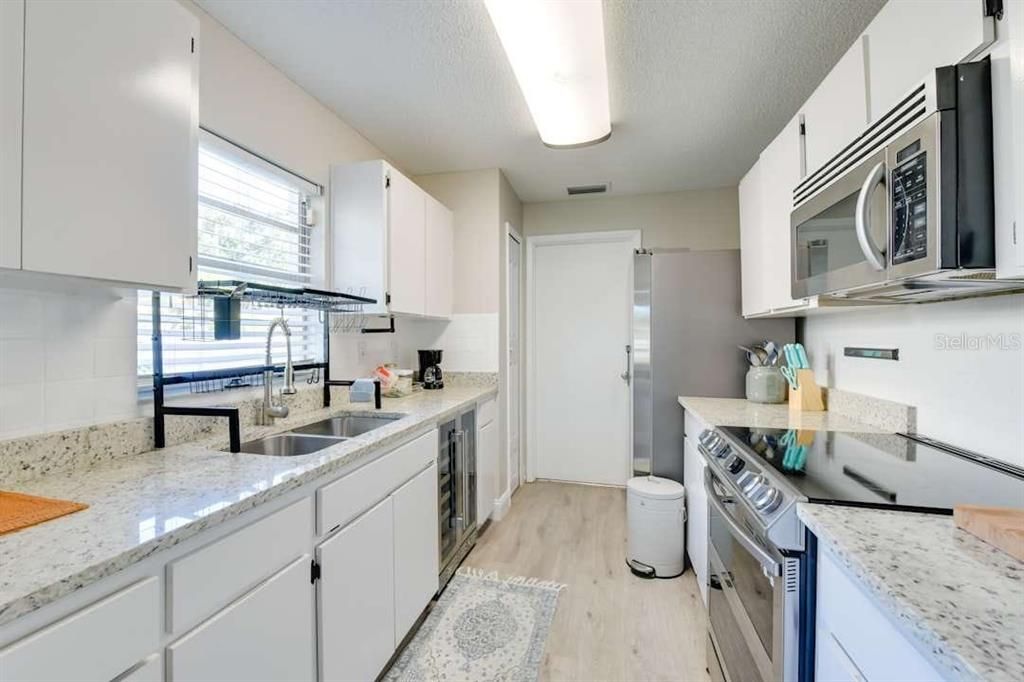 For Sale: $780,000 (5 beds, 4 baths, 1998 Square Feet)