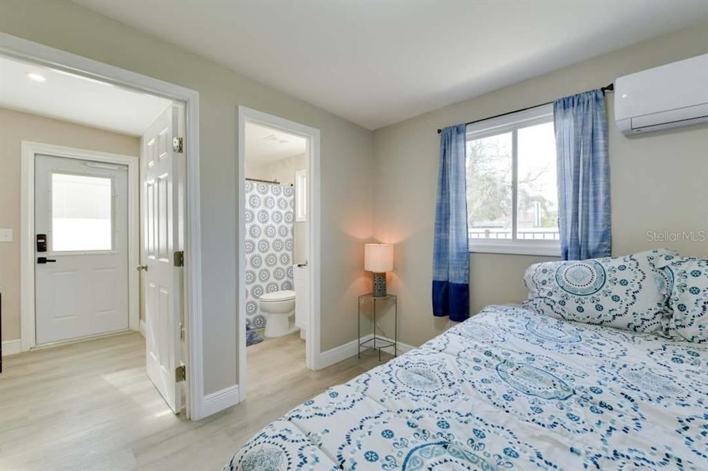 For Sale: $780,000 (5 beds, 4 baths, 1998 Square Feet)