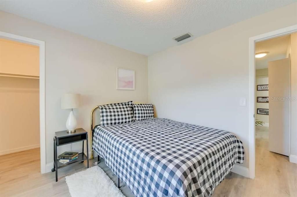 For Sale: $780,000 (5 beds, 4 baths, 1998 Square Feet)