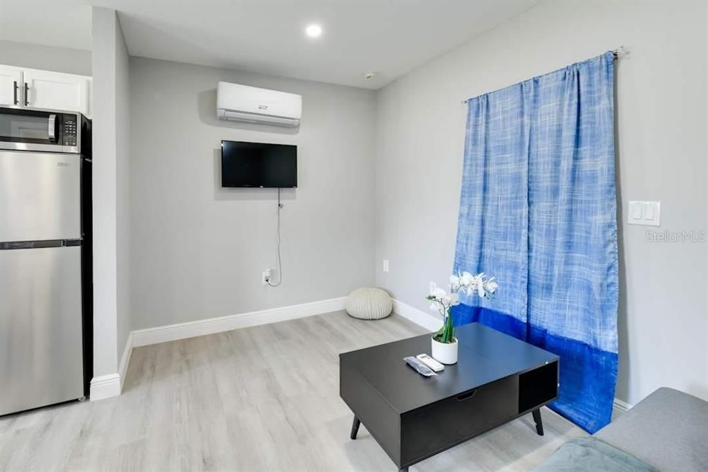 For Sale: $780,000 (5 beds, 4 baths, 1998 Square Feet)