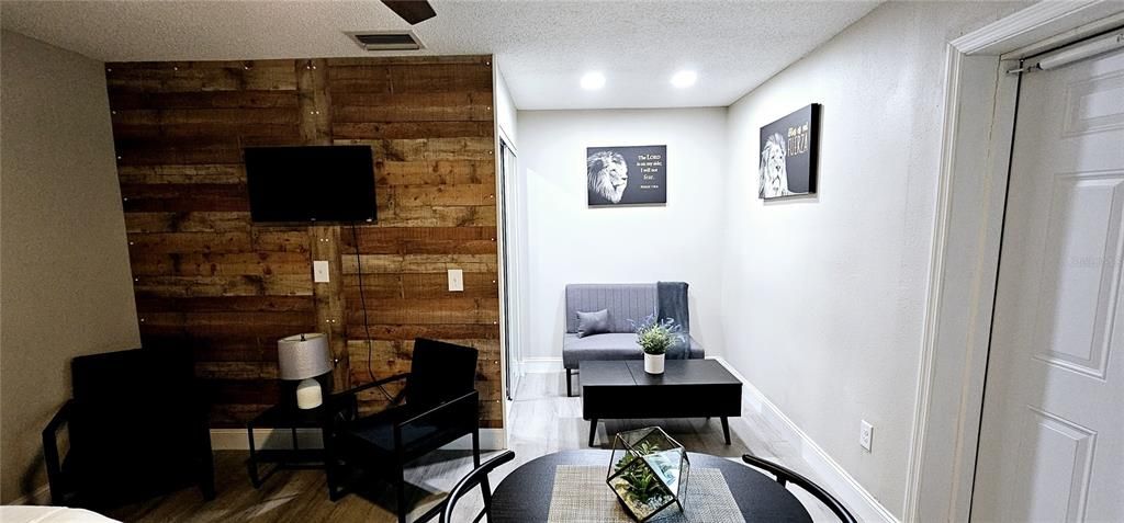 For Sale: $780,000 (5 beds, 4 baths, 1998 Square Feet)