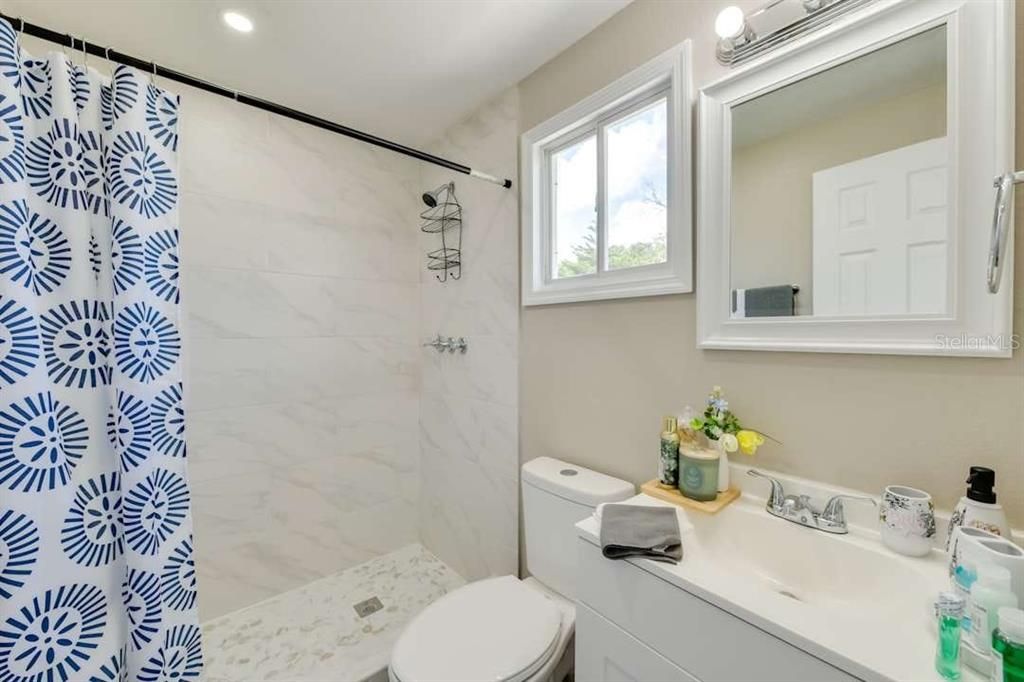 For Sale: $780,000 (5 beds, 4 baths, 1998 Square Feet)