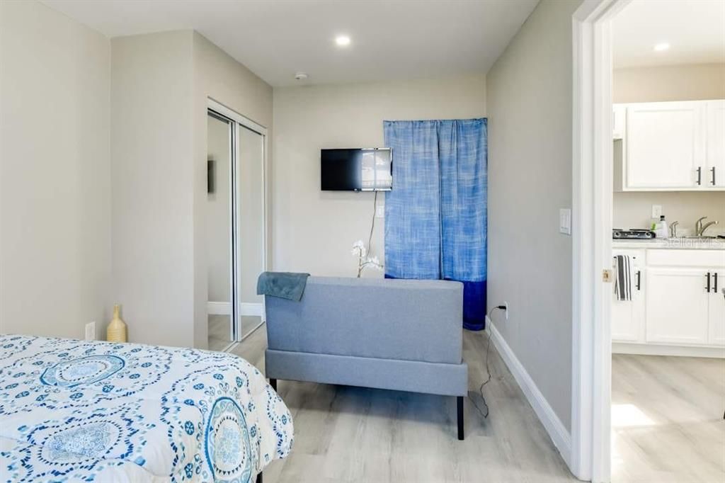 For Sale: $780,000 (5 beds, 4 baths, 1998 Square Feet)