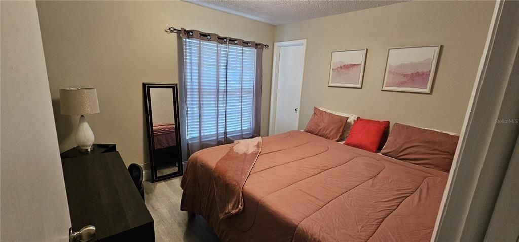 For Sale: $780,000 (5 beds, 4 baths, 1998 Square Feet)