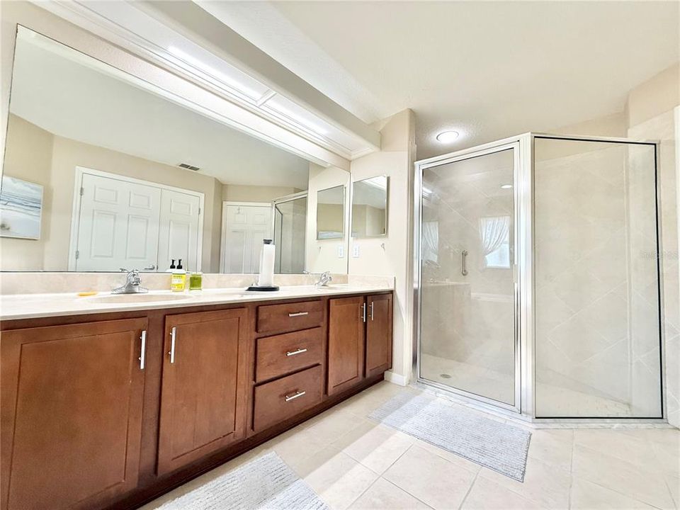 待售: $290,000 (2 贝兹, 2 浴室, 1812 平方英尺)