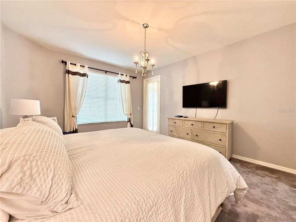 待售: $290,000 (2 贝兹, 2 浴室, 1812 平方英尺)