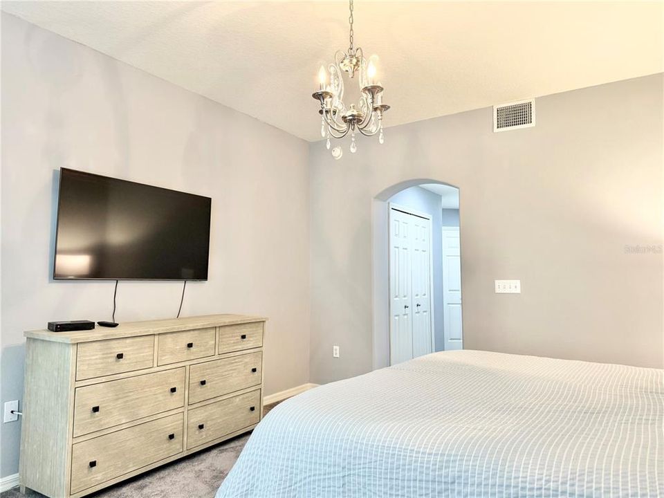 待售: $290,000 (2 贝兹, 2 浴室, 1812 平方英尺)