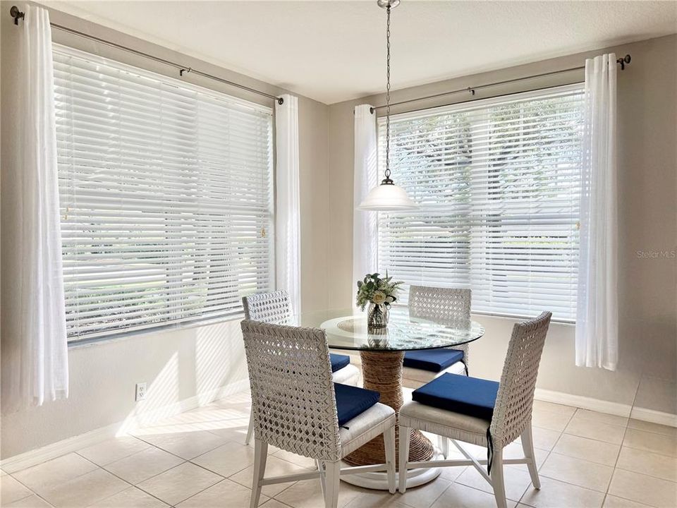 待售: $290,000 (2 贝兹, 2 浴室, 1812 平方英尺)