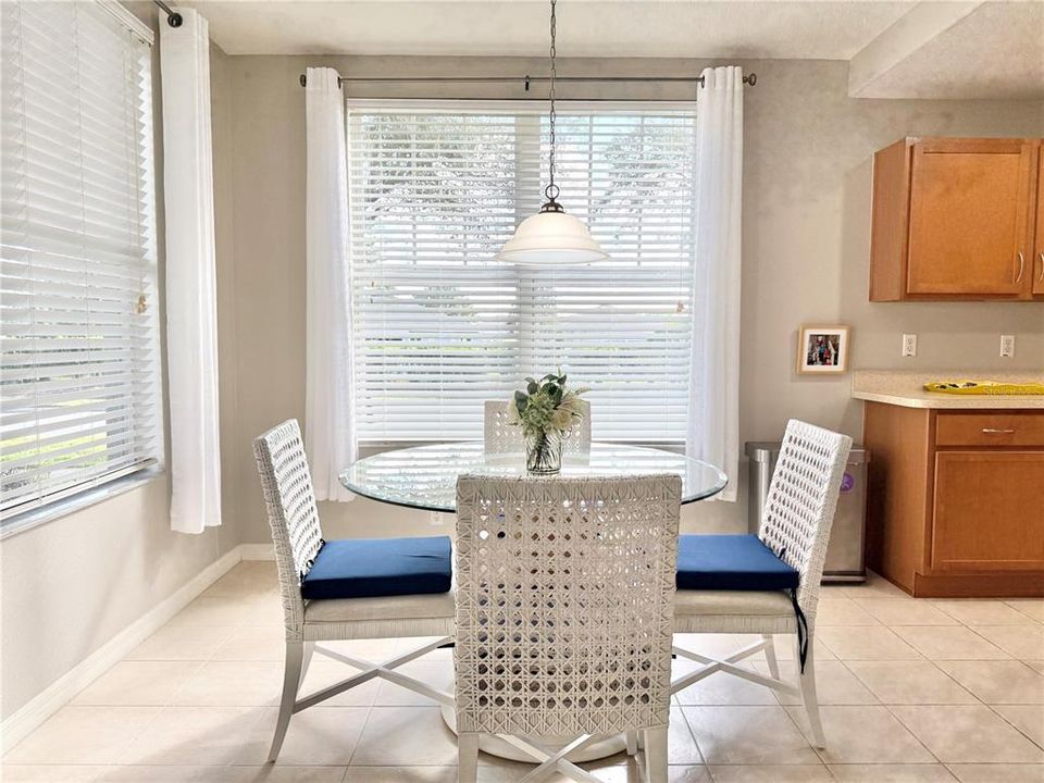 待售: $290,000 (2 贝兹, 2 浴室, 1812 平方英尺)