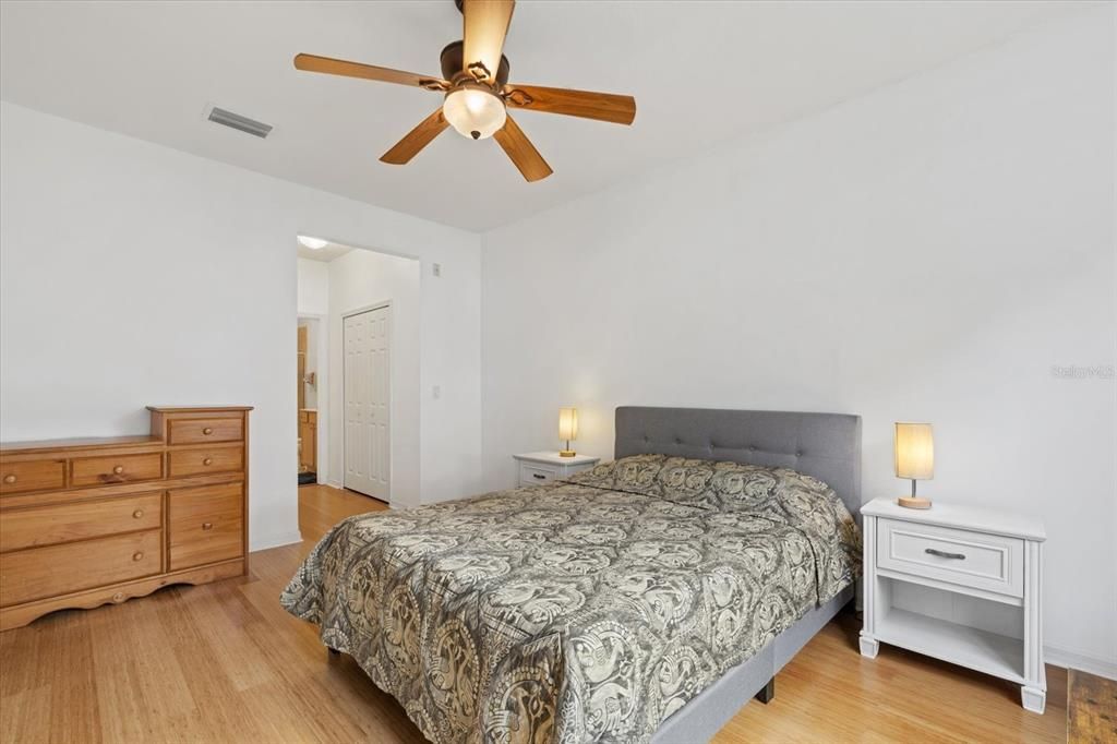 For Sale: $275,000 (3 beds, 2 baths, 1146 Square Feet)