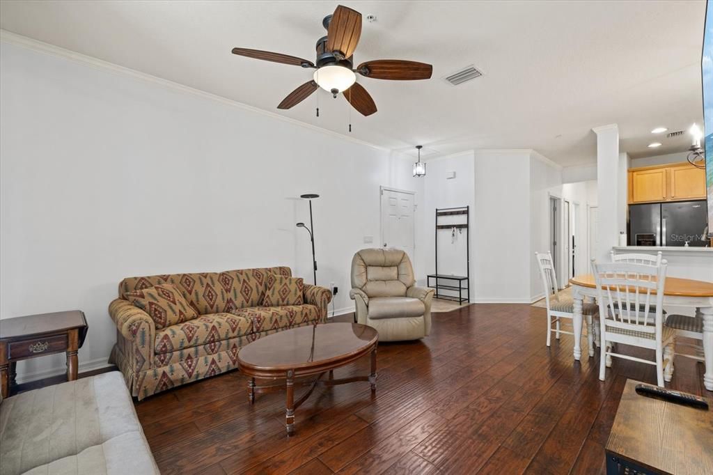 For Sale: $275,000 (3 beds, 2 baths, 1146 Square Feet)