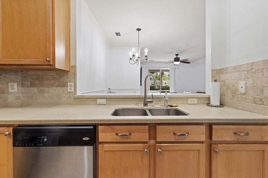 For Sale: $275,000 (3 beds, 2 baths, 1146 Square Feet)