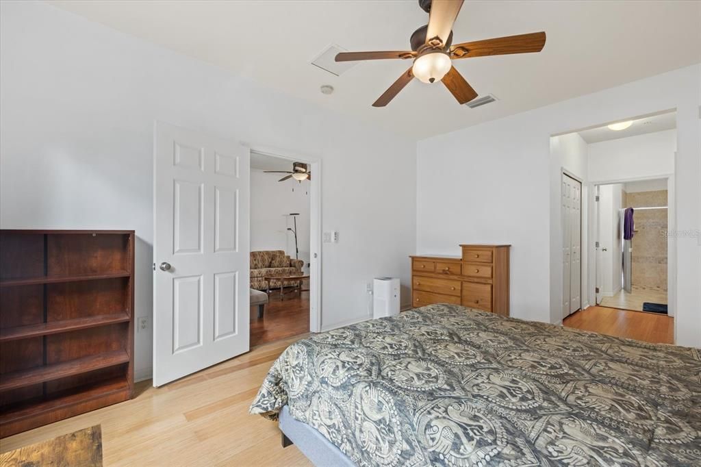 For Sale: $275,000 (3 beds, 2 baths, 1146 Square Feet)