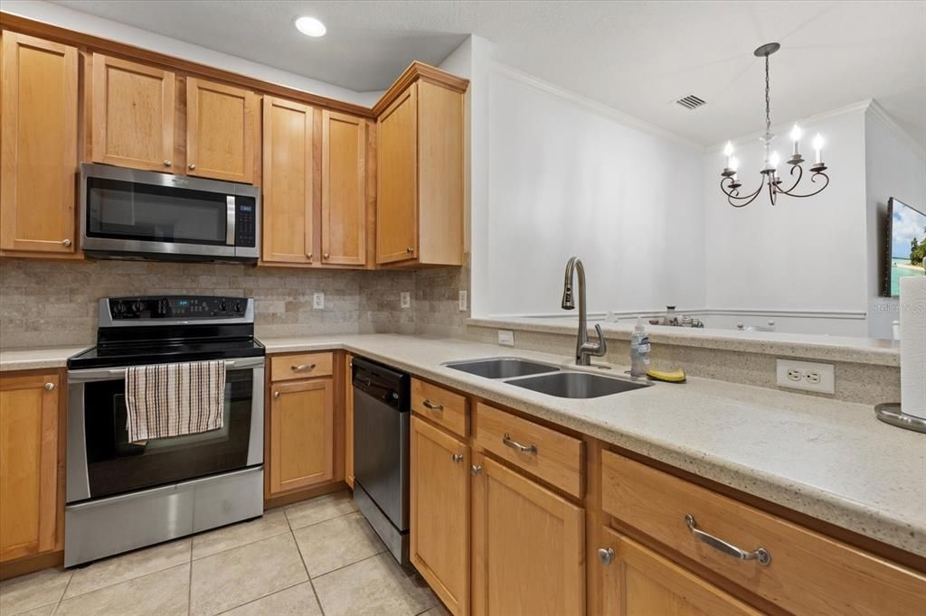 For Sale: $275,000 (3 beds, 2 baths, 1146 Square Feet)