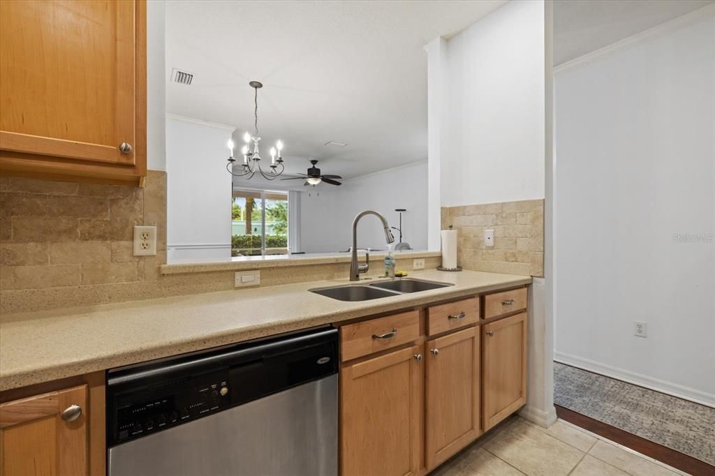 For Sale: $275,000 (3 beds, 2 baths, 1146 Square Feet)