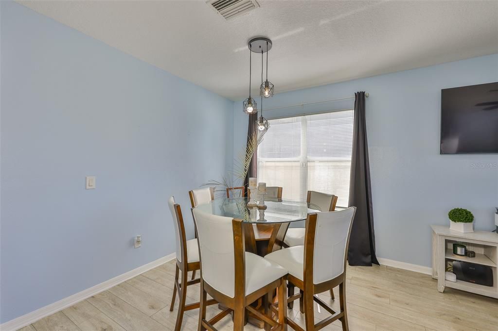 Active With Contract: $2,400 (3 beds, 2 baths, 1808 Square Feet)