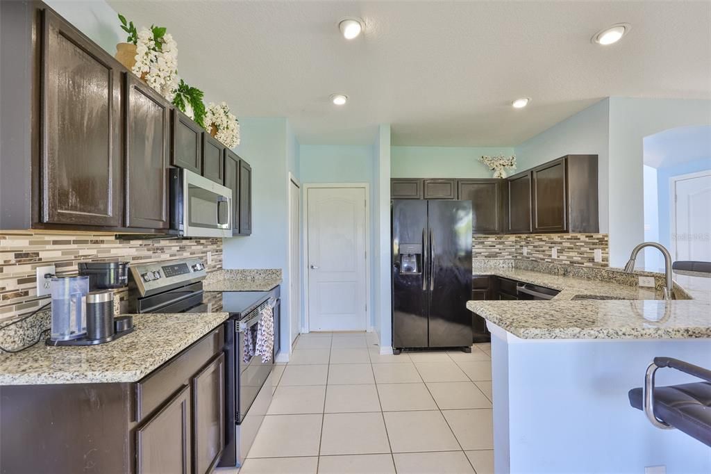 Active With Contract: $2,400 (3 beds, 2 baths, 1808 Square Feet)