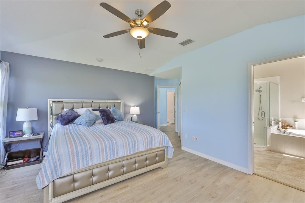 Active With Contract: $2,400 (3 beds, 2 baths, 1808 Square Feet)