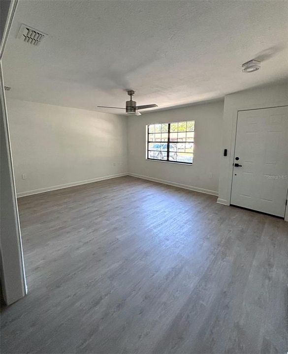 For Sale: $355,000 (3 beds, 2 baths, 1496 Square Feet)