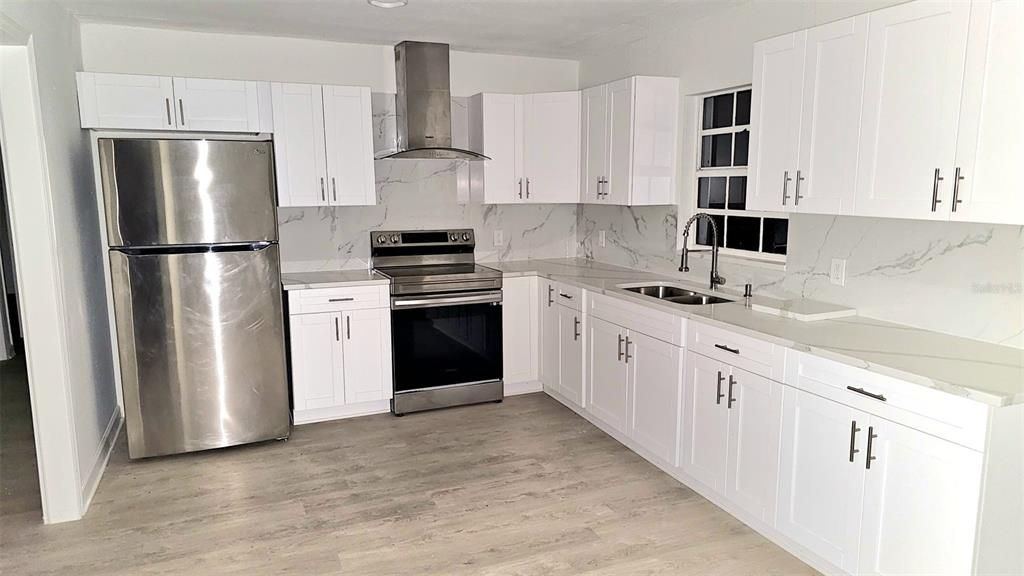 For Sale: $355,000 (3 beds, 2 baths, 1496 Square Feet)