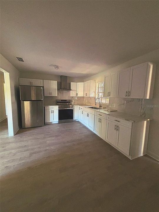 For Sale: $355,000 (3 beds, 2 baths, 1496 Square Feet)