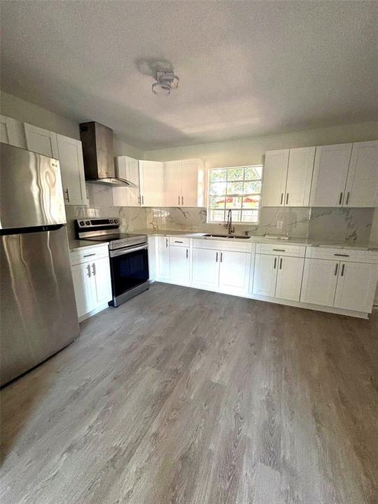 For Sale: $355,000 (3 beds, 2 baths, 1496 Square Feet)