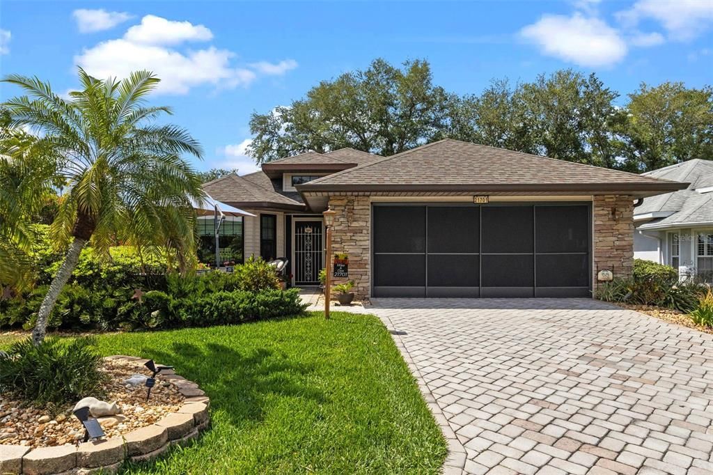 Под контрактом: $299,000 (3 спален, 2 ванн, 1560 Квадратных фут)