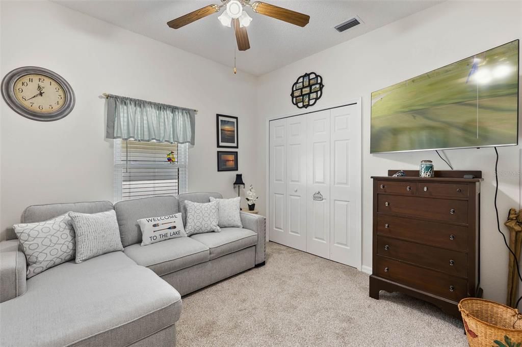 Под контрактом: $299,000 (3 спален, 2 ванн, 1560 Квадратных фут)