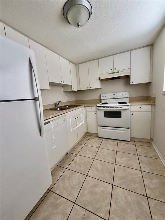 For Rent: $1,295 (1 beds, 1 baths, 618 Square Feet)