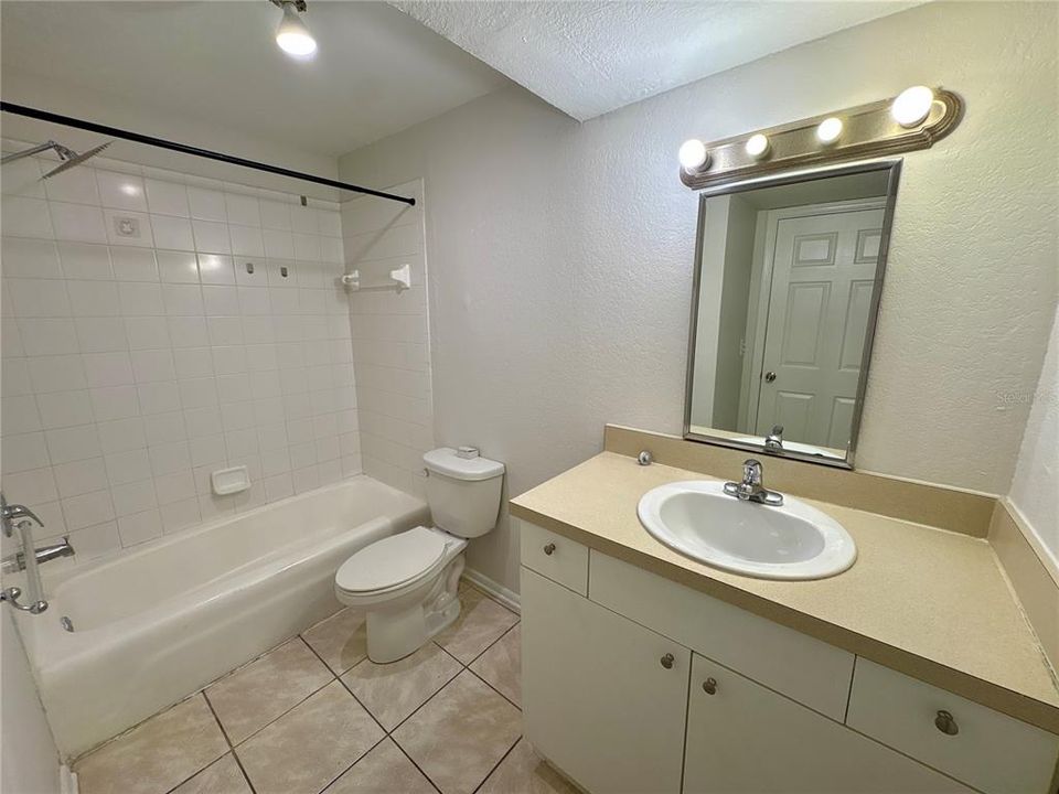 For Rent: $1,295 (1 beds, 1 baths, 618 Square Feet)