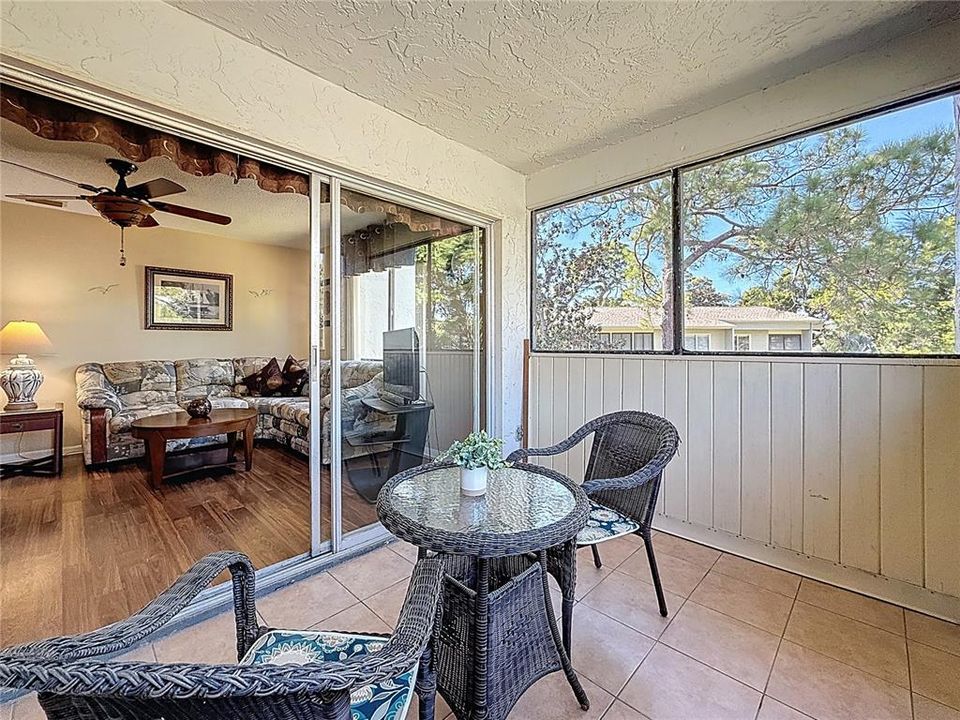 待售: $179,900 (2 贝兹, 1 浴室, 930 平方英尺)