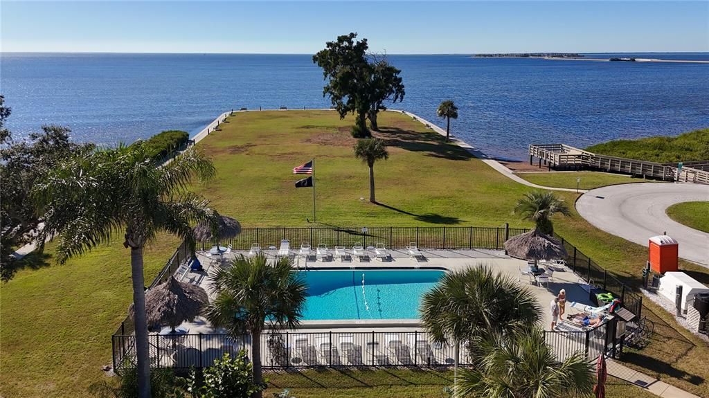 待售: $179,900 (2 贝兹, 1 浴室, 930 平方英尺)