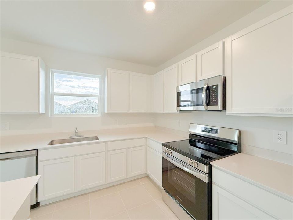 出租: $2,497 (4 贝兹, 3 浴室, 2583 平方英尺)