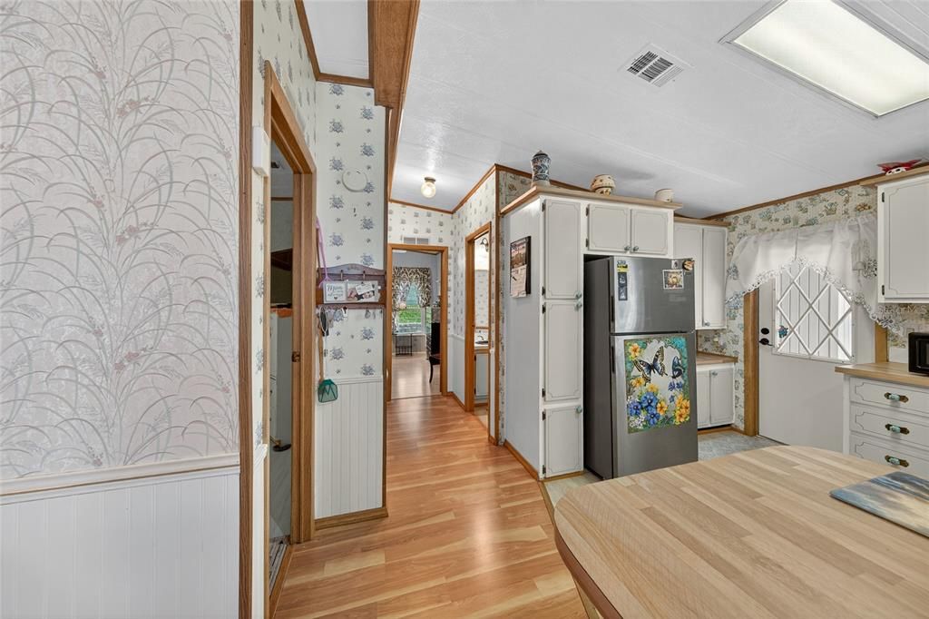 На продажу: $138,900 (2 спален, 2 ванн, 1124 Квадратных фут)