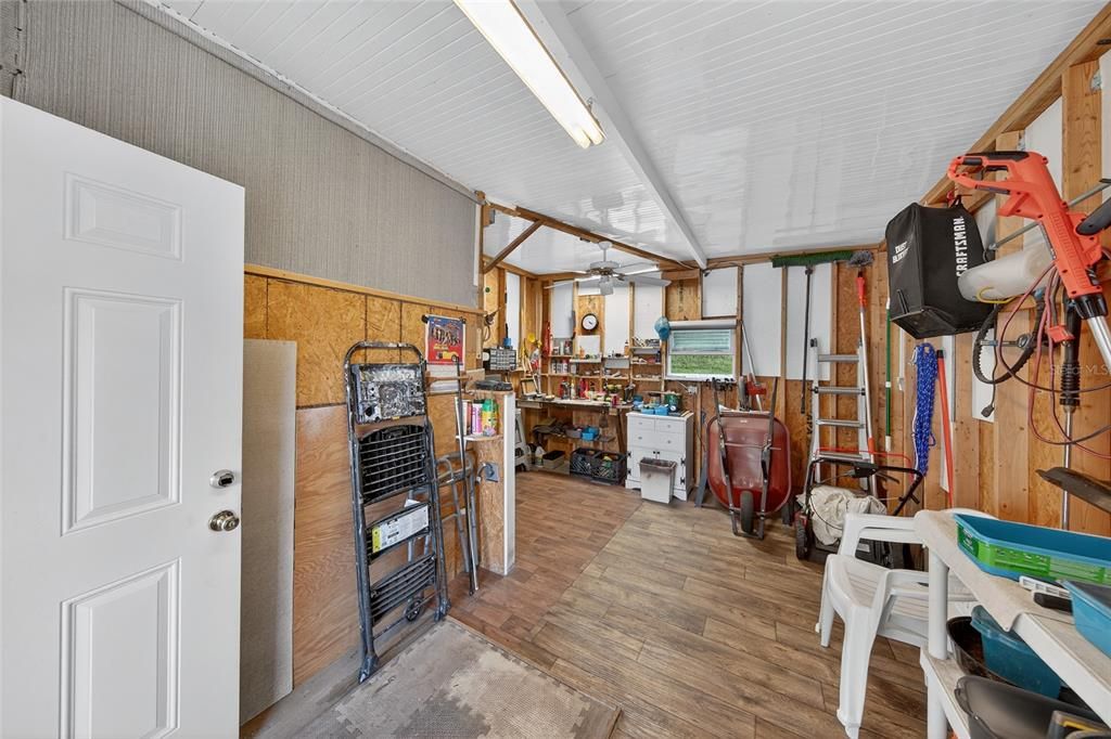 На продажу: $138,900 (2 спален, 2 ванн, 1124 Квадратных фут)