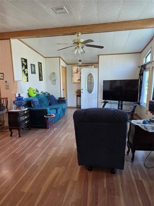 На продажу: $138,900 (2 спален, 2 ванн, 1124 Квадратных фут)