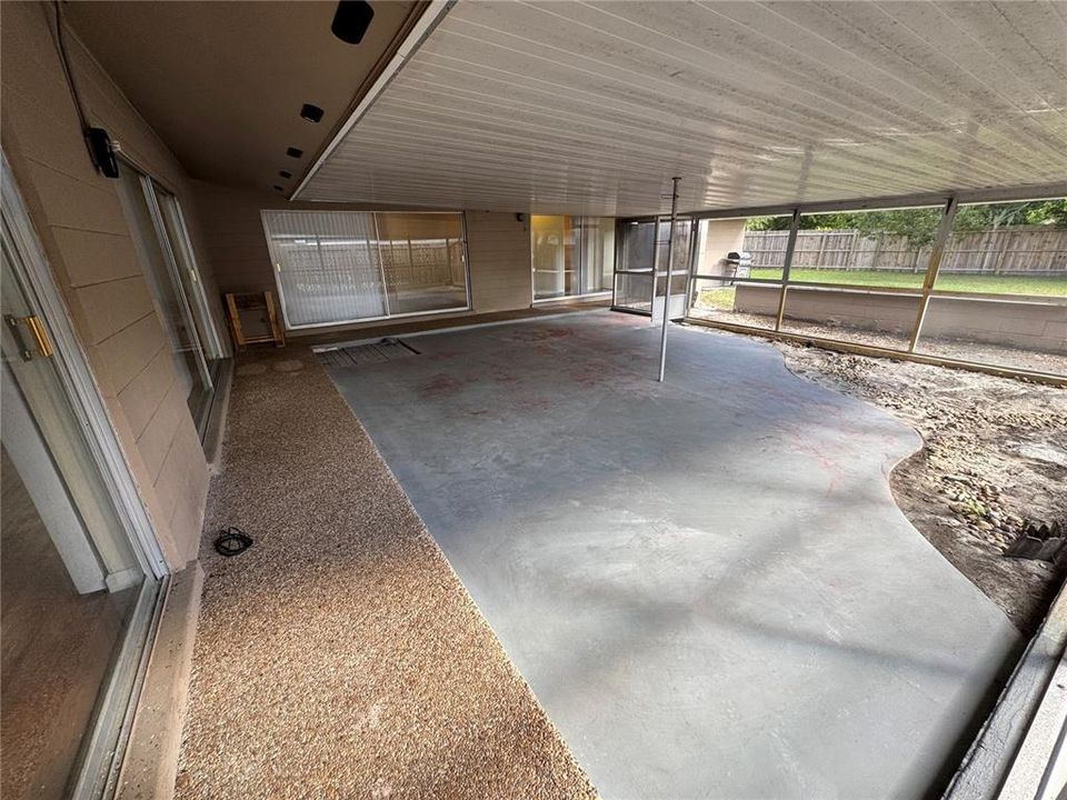 Под контрактом: $299,900 (3 спален, 3 ванн, 1808 Квадратных фут)