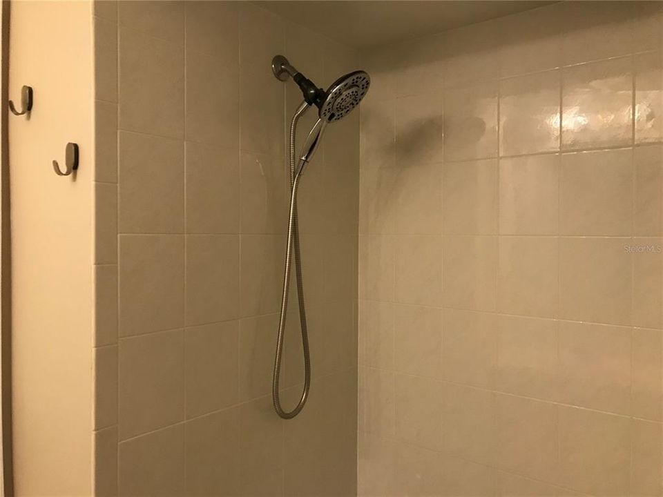 For Rent: $1,800 (3 beds, 2 baths, 1518 Square Feet)