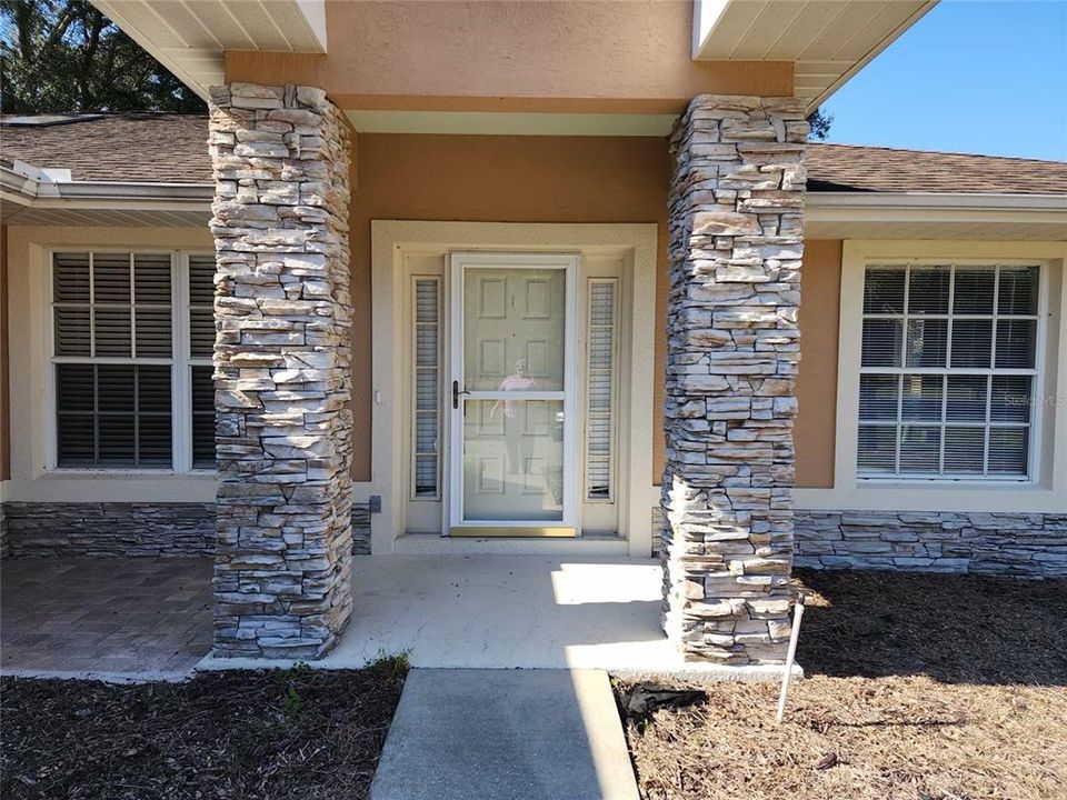 For Rent: $1,800 (3 beds, 2 baths, 1518 Square Feet)