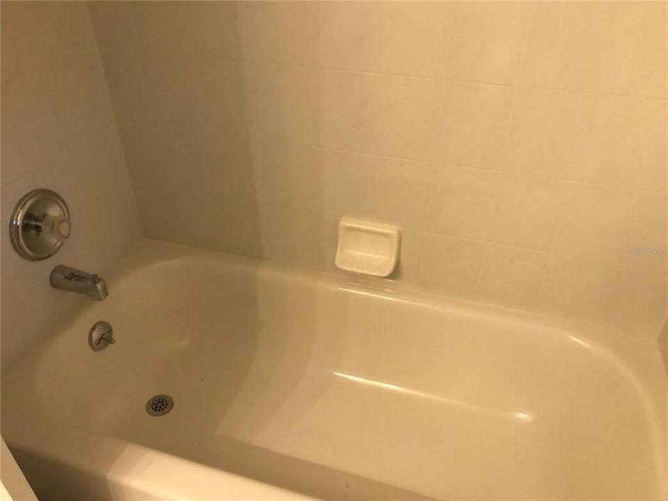 For Rent: $1,800 (3 beds, 2 baths, 1518 Square Feet)