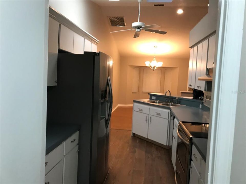 For Rent: $1,800 (3 beds, 2 baths, 1518 Square Feet)