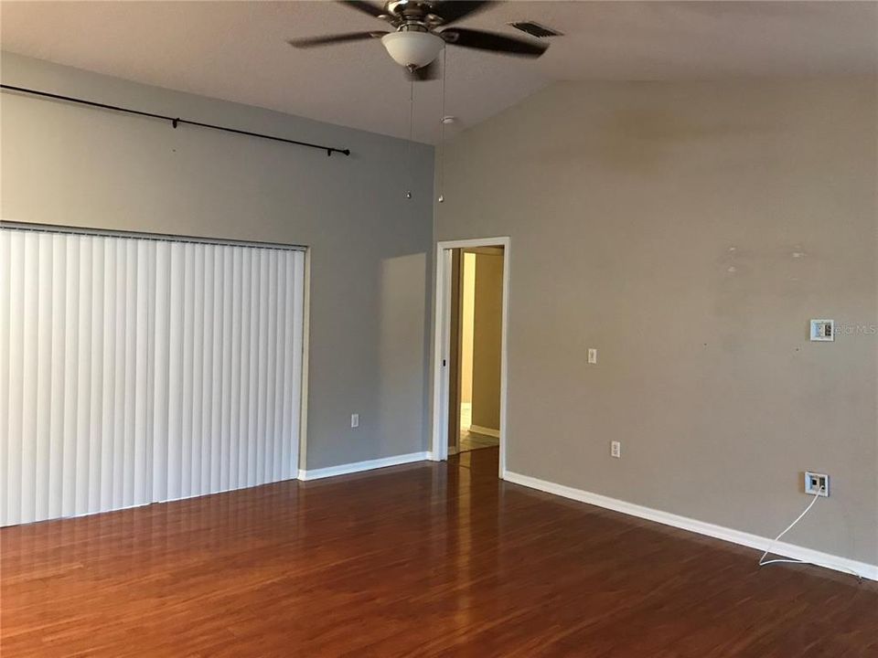 For Rent: $1,800 (3 beds, 2 baths, 1518 Square Feet)