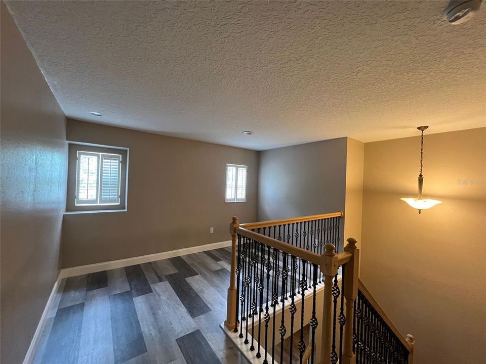 For Rent: $2,850 (5 beds, 2 baths, 2829 Square Feet)