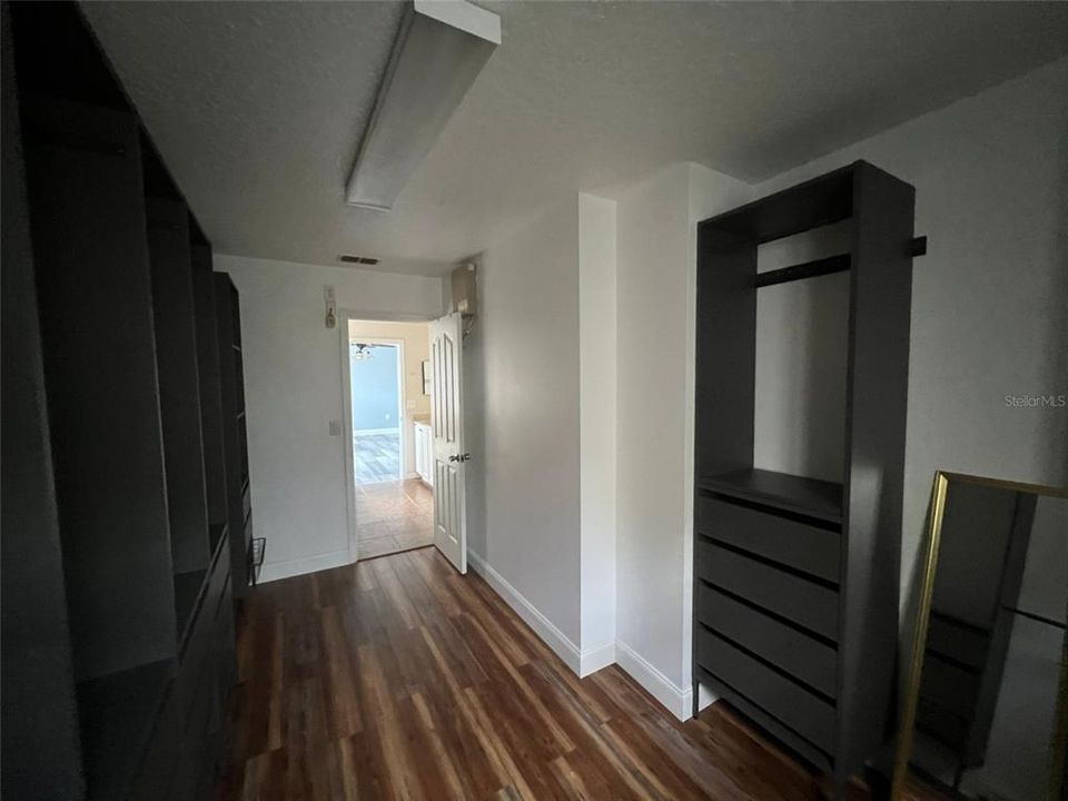 For Rent: $2,850 (5 beds, 2 baths, 2829 Square Feet)