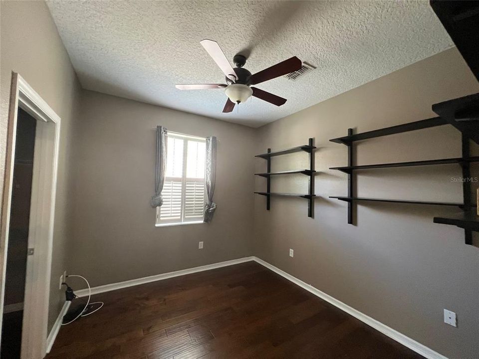 For Rent: $2,850 (5 beds, 2 baths, 2829 Square Feet)