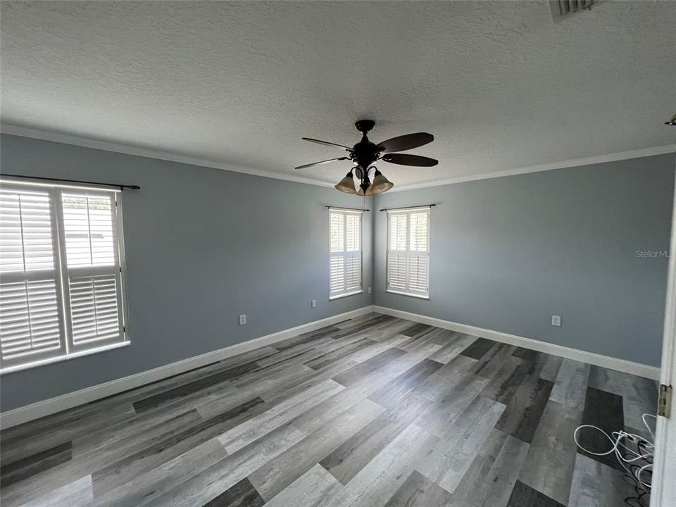 For Rent: $2,850 (5 beds, 2 baths, 2829 Square Feet)