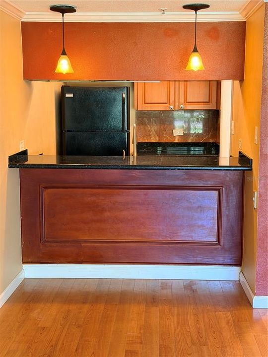 На продажу: $129,999 (1 спален, 1 ванн, 610 Квадратных фут)