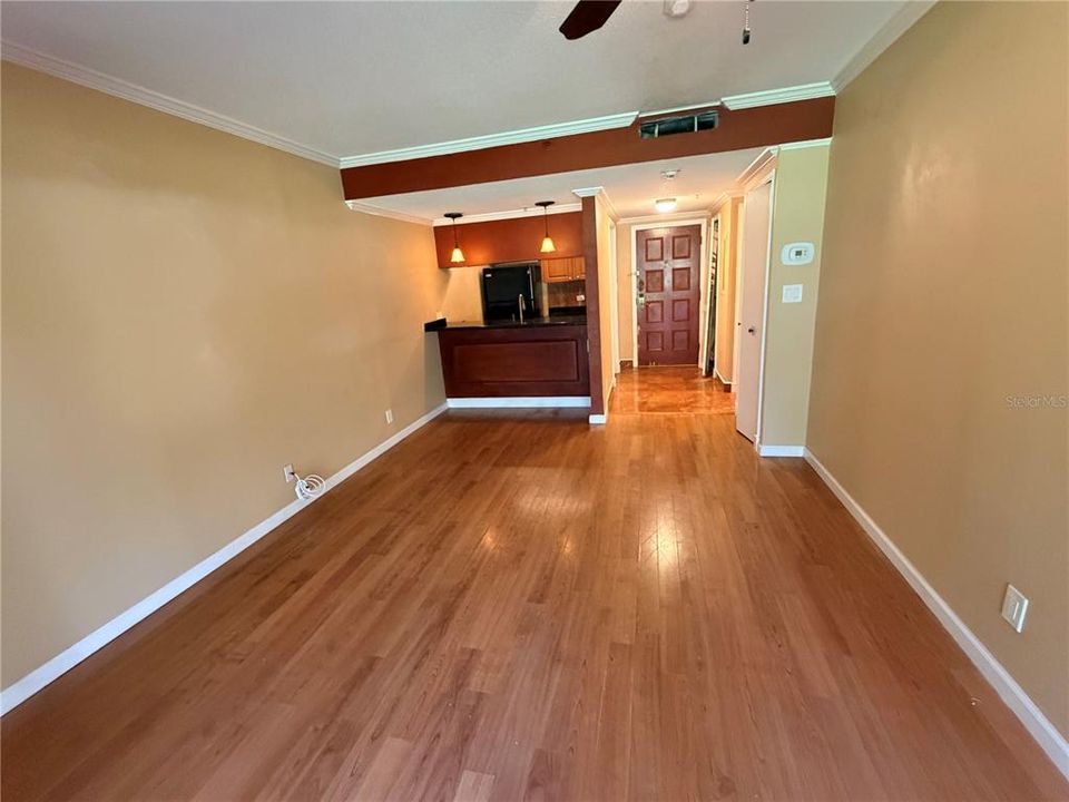 На продажу: $129,999 (1 спален, 1 ванн, 610 Квадратных фут)