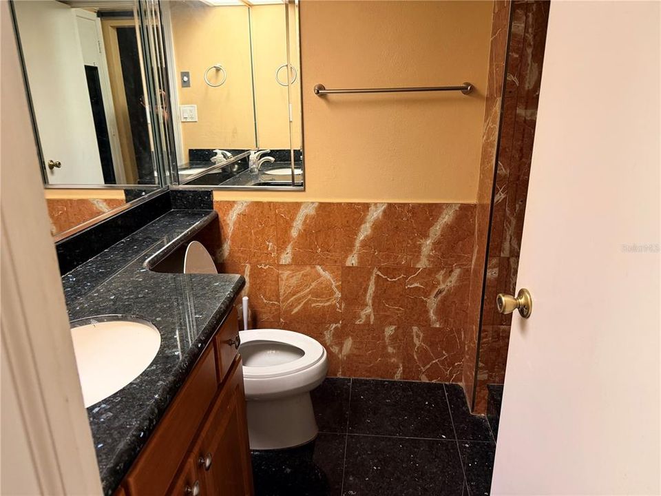 На продажу: $129,999 (1 спален, 1 ванн, 610 Квадратных фут)